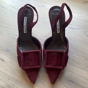 Size 38 Manolo Blahnik Maroon Buckle Kitten Heels